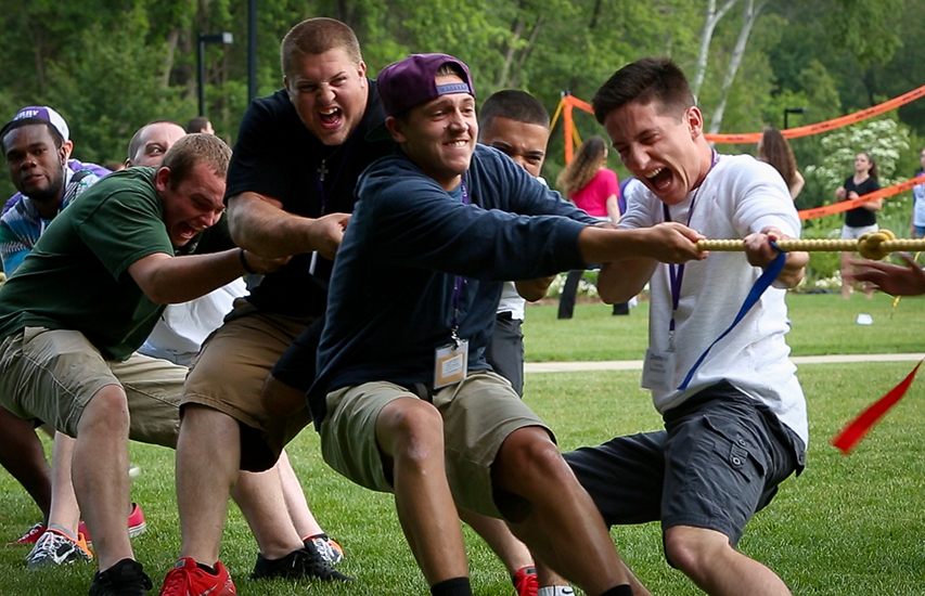 Tug-of-war on the lawn for fun